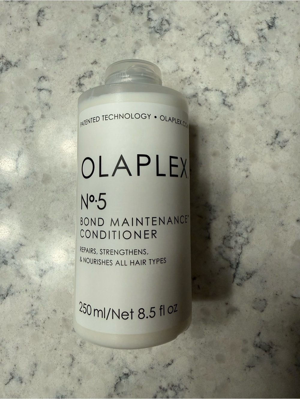 OLAPLEX No.5 Bond Maintenance Conditioner - Cream/White